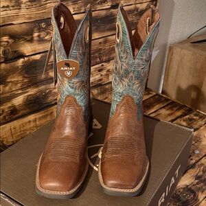 Ariat Men’s Boots with Blue Embroidery